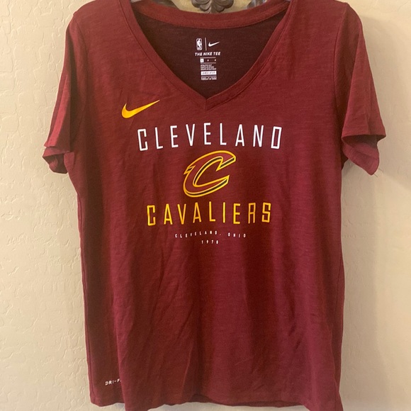 Cleveland Cavaliers Nike vneck - Picture 1 of 4